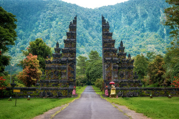Wandcirkels Bali Tempelpoorten in Noord-Bali Indonesië  © R.M. Nunes