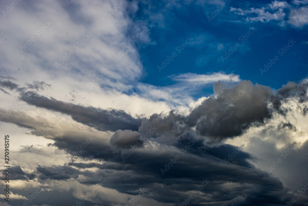Obraz premium Clouds on the blue sky