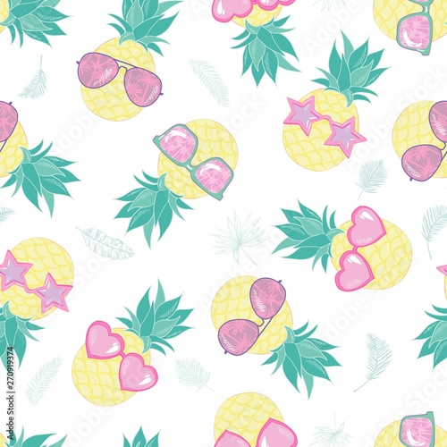 Fototapeta Naklejka Na Ścianę i Meble -  seamless pineapple pattern vector illustration
