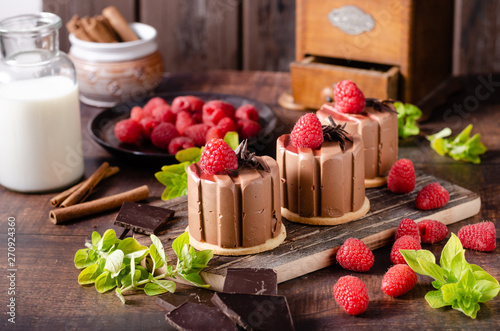 Wallpaper Mural Homemade chocolate mini cakes Torontodigital.ca