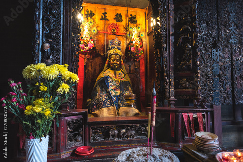Canvas Print Ho Chi Minh City, Vietnam: one of the altars of ancient Thien Hau Pagoda, an ancient Chinese temple in Cholon, Saigon's Chinatown