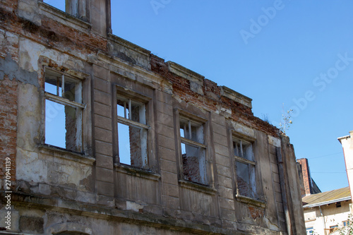 house after bombing,old house in ruined state, house ruins