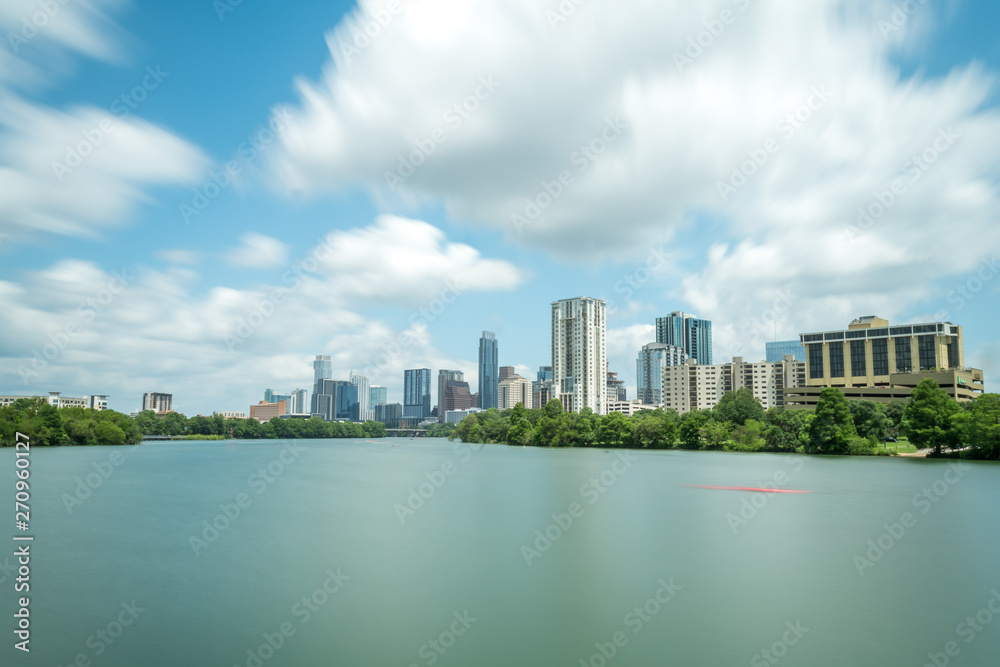 Obraz premium Austin Skyline From Lady Bird Lake With Cloudy Skies