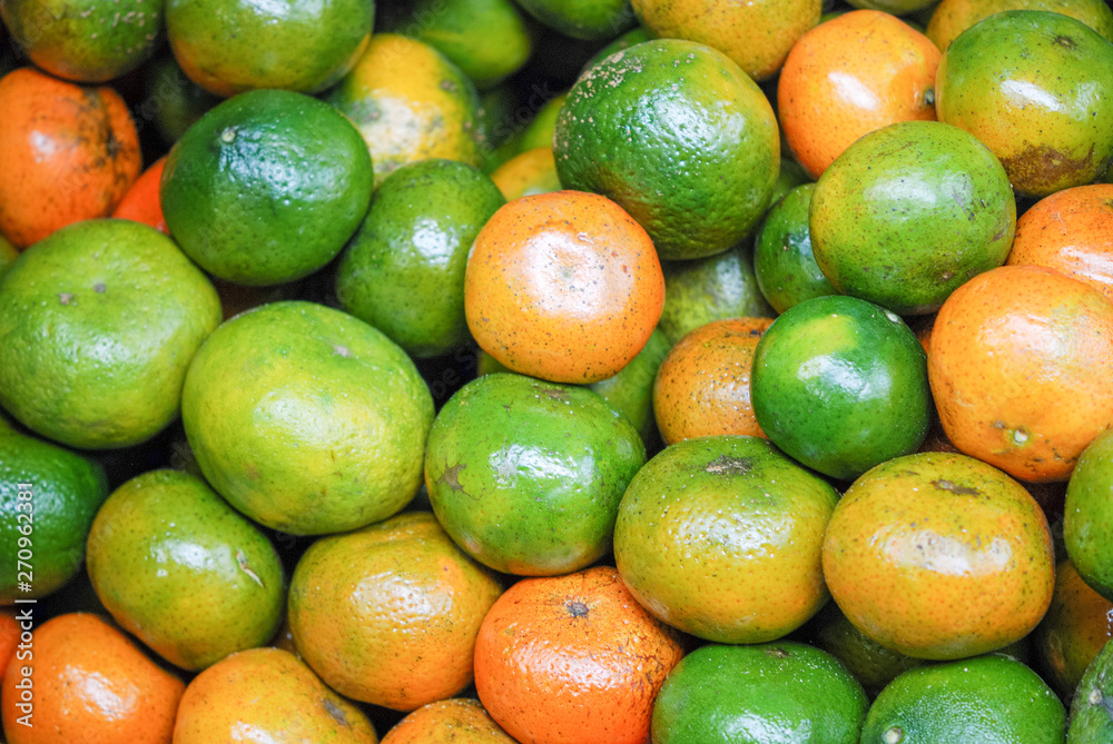 Mandarinas organicas en mercado urbano de la CDMX Mandarinas organicas en mercado urbano de la CDMX