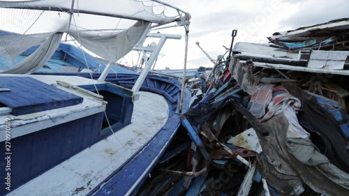 Wallpaper Mural Schiffsfriedhof in Lampedusa Torontodigital.ca