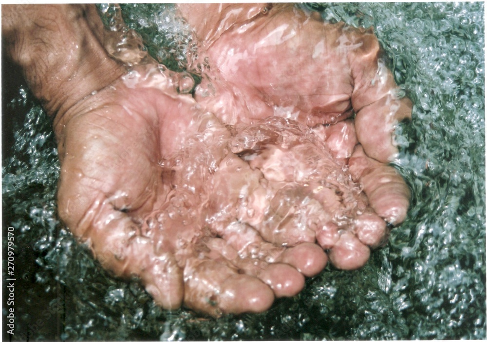 Fototapeta premium Hands underwater