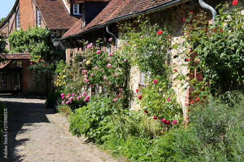 Fototapeta Naklejka Na Ścianę i Meble -  Gerberoy - Les Plus Beaux Villages de France