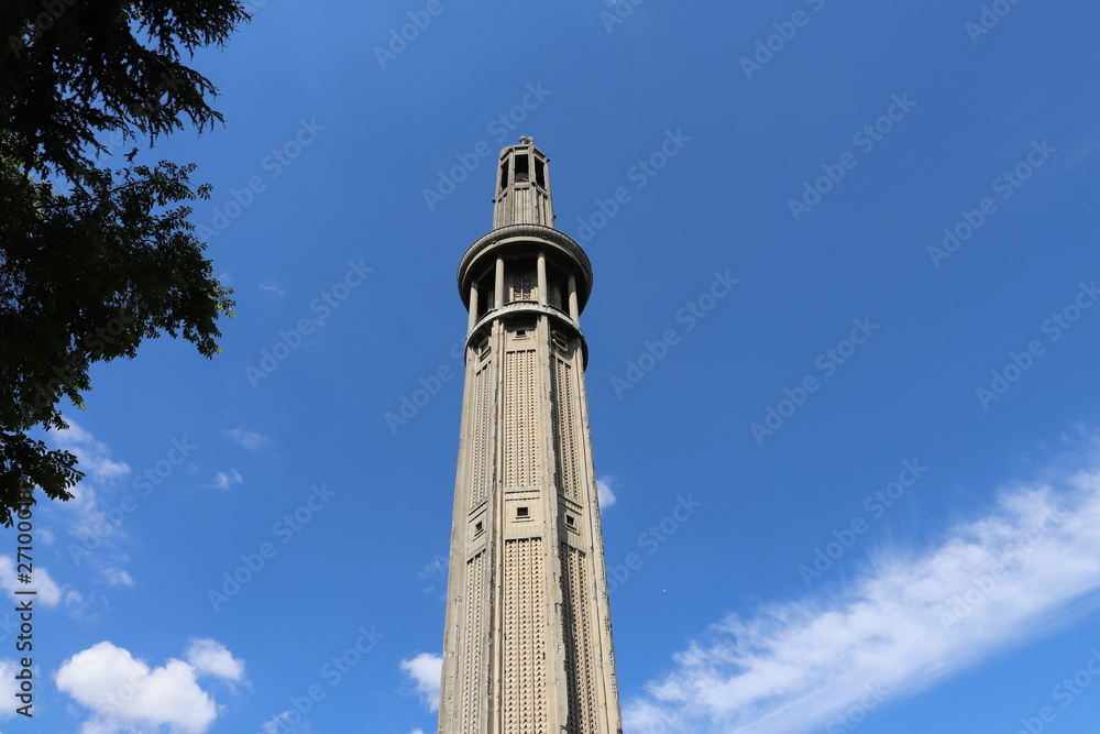 La Tour Pennet à Grenoble ville, dans le Parc Paul Mistral, Département de l'Isère, France, Mai 2019. Tour d'observation, première tour en béton armé construite en Europe, en 1924