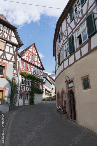 Historische Fachwerkh  user in Heppenheim   hessische Bergstrasse