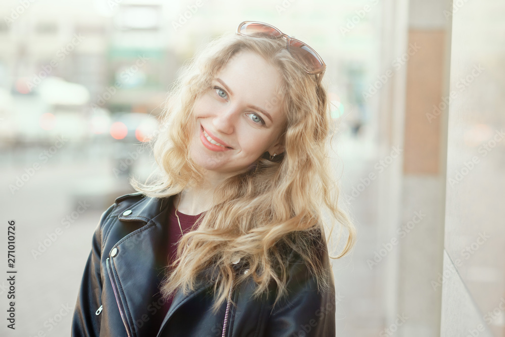 cute girl smiling cute girl smiling