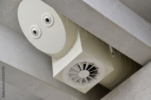 Air conditioning HVAC system with plenum box, register or swirl diffuser and nozzles for air flow