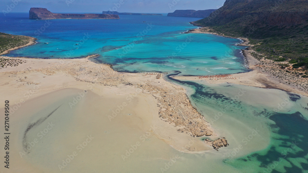 Obraz premium Aerial drone bird's eye view photo of tropical caribbean paradise bay and lagoon with white sandy beach and turquoise clear sea