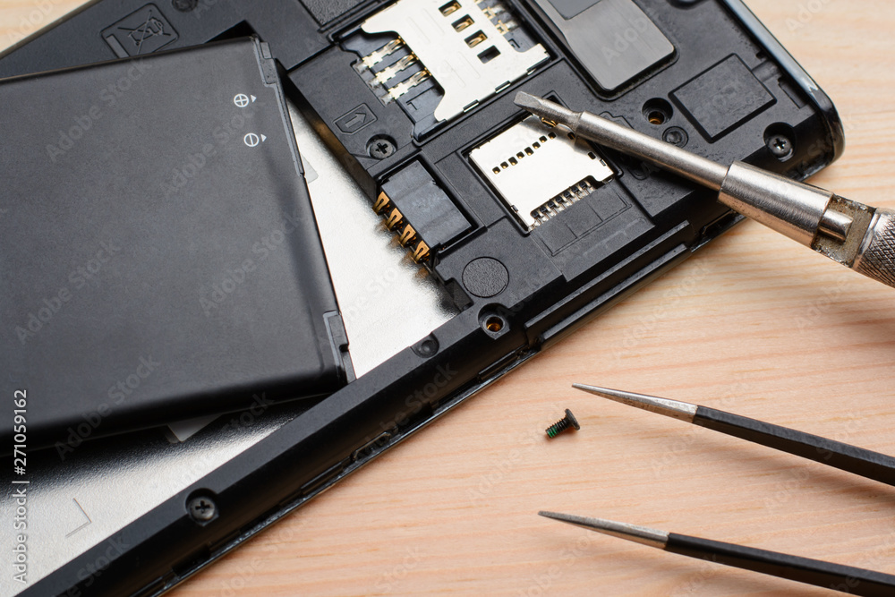 Repairing mobile phone in electronic smart technology service Repairing mobile phone in electronic smart technology service