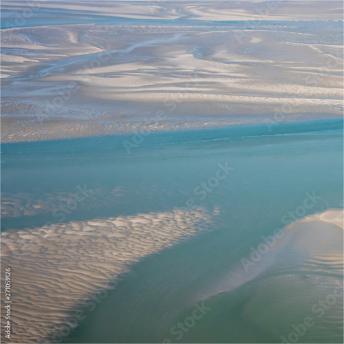 vue a  rienne de la Baie de Somme dans le nord de la France