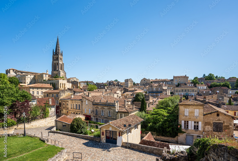SAINT-EMILION (Gironde, France), village médiéval près de Bordeaux