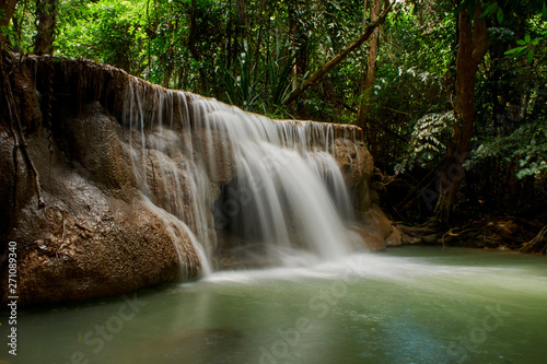 Fototapeta Naklejka Na Ścianę i Meble -  Thailand Waterfall Natural attractions