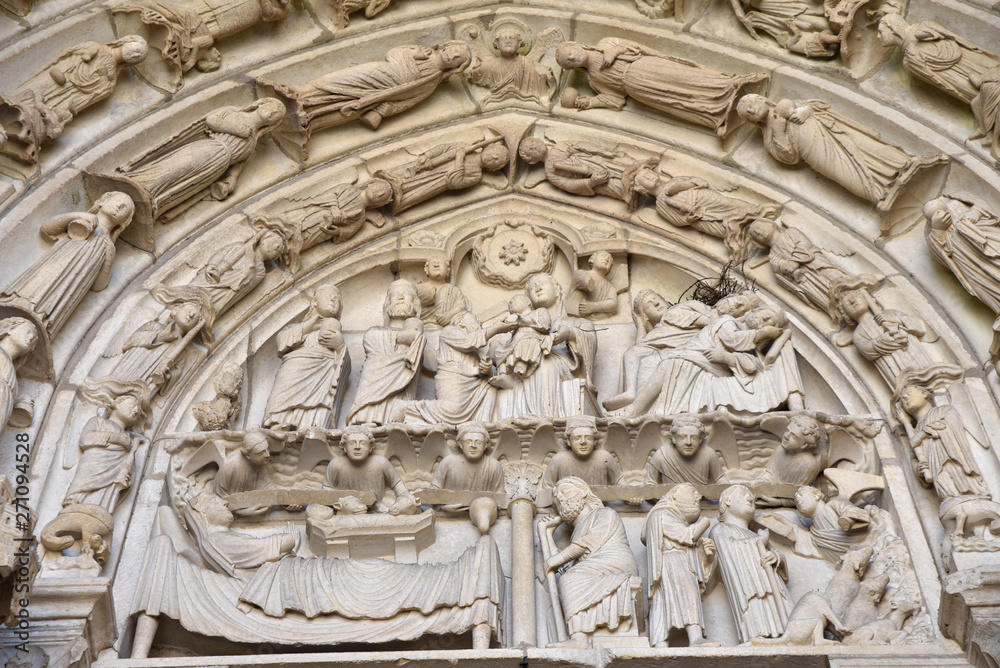 Statues de la cathédrale de Chartres
