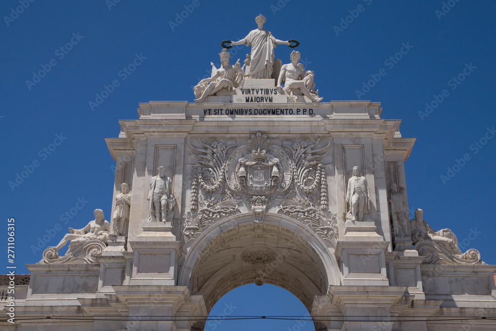 Arc de Triomphe sur la place du commerce de Lisbonne au Portugal Arc de Triomphe sur la place du commerce de Lisbonne au Portugal