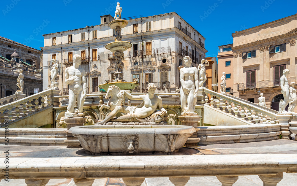 Piazza Pretoria and the Praetorian Fountain in Palermo, Sicily, Italy.