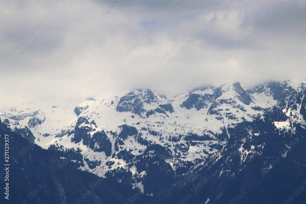 Le massif de Belledonne dans les Alpes Françaises vu depuis le Fort de la ville de Grenoble