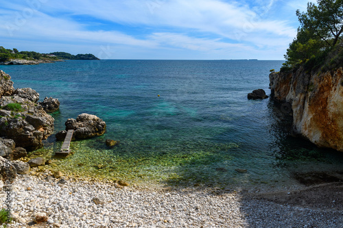 kamienista plaża, zatoczka na Kefalonii, Grecja