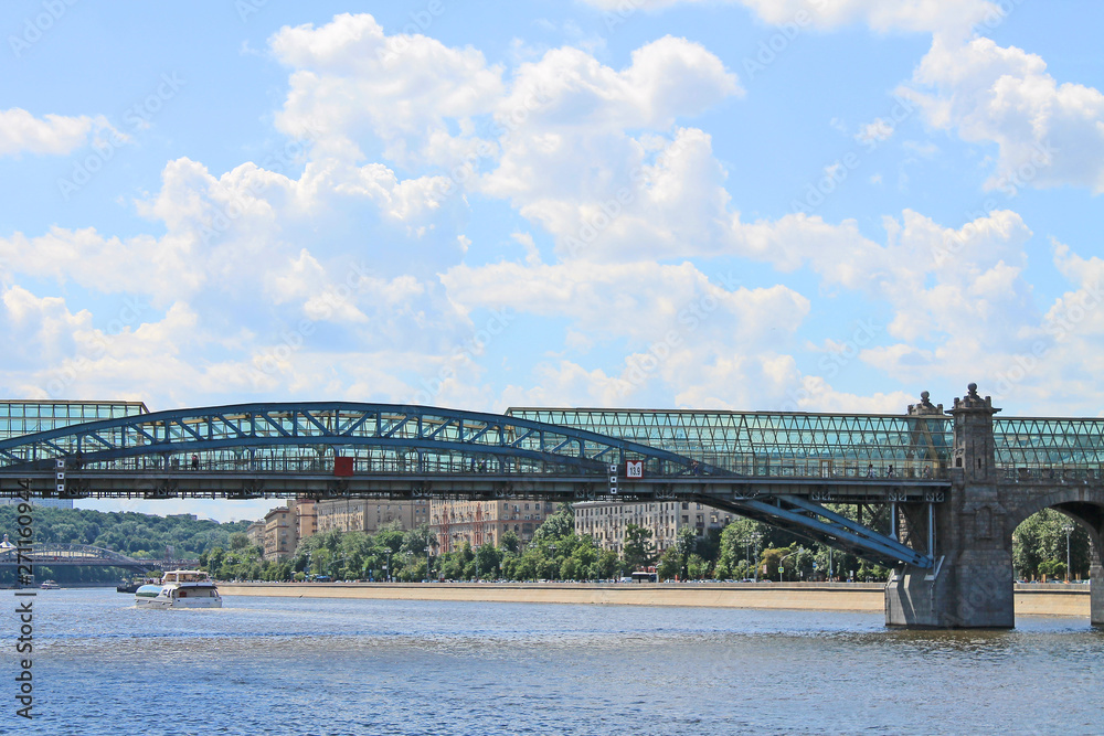 Fototapeta premium Embankment on the Moscow river on a clear Sunny day Russia