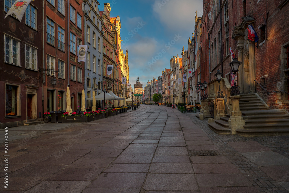 Obraz premium Gdansk, Poland - old town and beautiful Gdańsk tenement houses. Długa Street