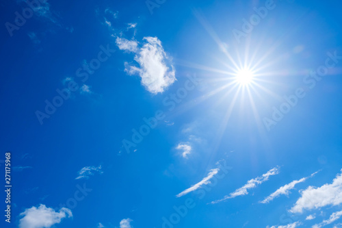 【写真素材】 青空　空　雲　初夏の空　背景　背景素材　6月　コピースペース © Rummy & Rummy