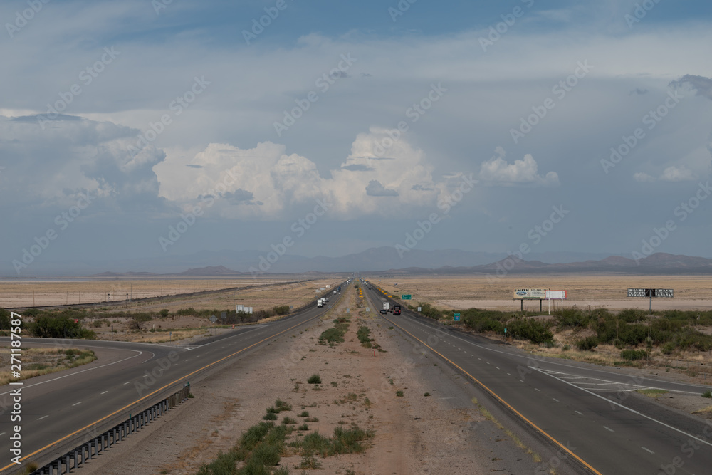 Fototapeta premium road to nowhere