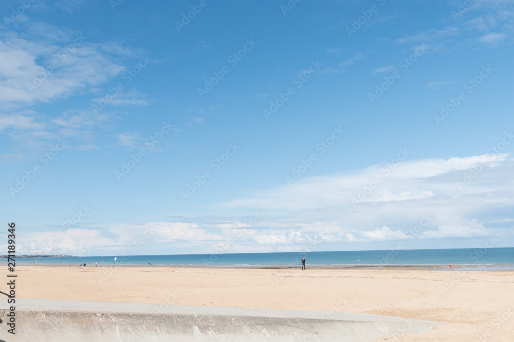 paysage de bord de mer sous le soleil paysage de bord de mer sous le soleil