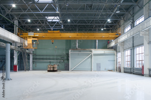 Factory overhead crane