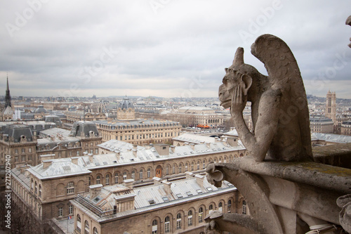 パリのノートルダム大聖堂 © 光明 村上