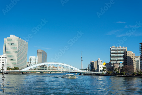 都市・東京・川・風景 © Xtomato