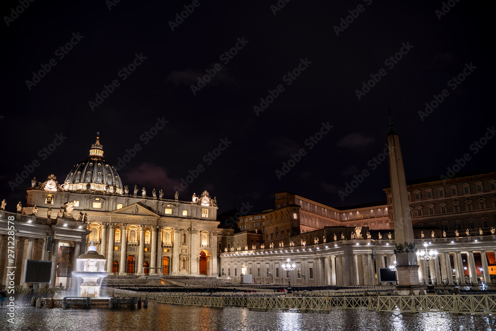 Vatican, St. Peter's Square at night Vatican, St. Peter's Square at night