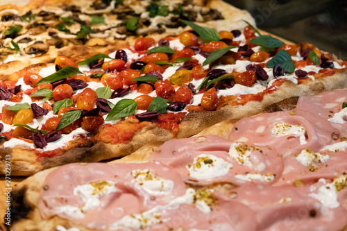 pizza in pala alla romana photo