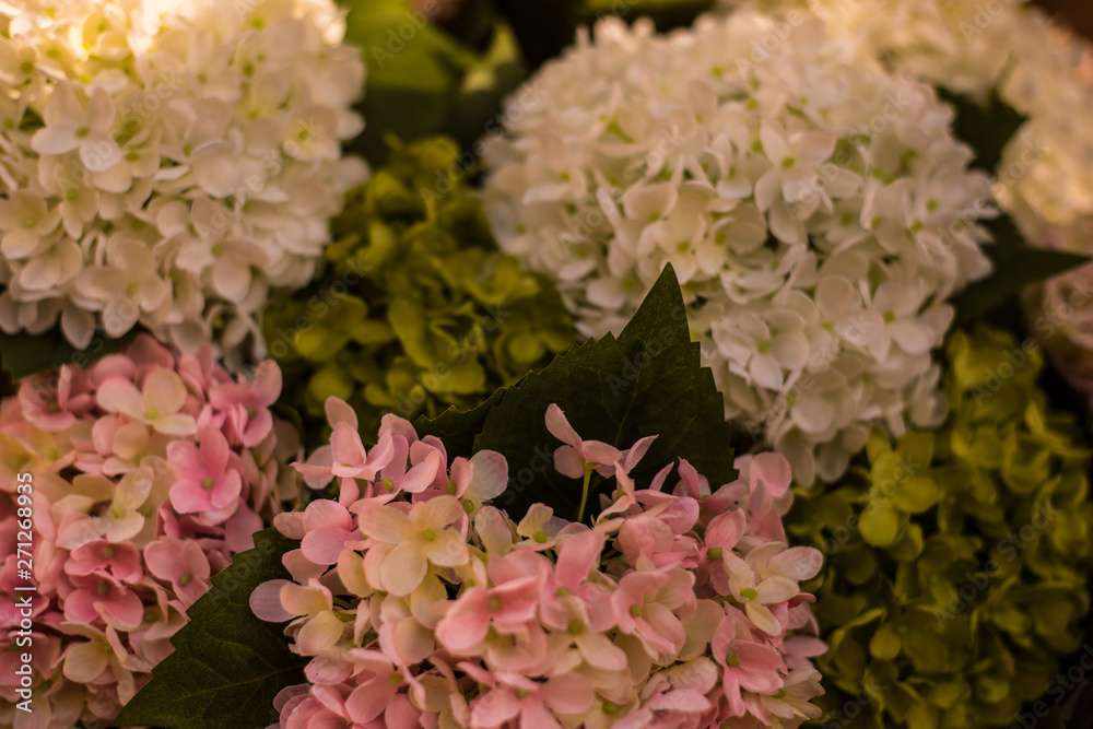 Ramos de flores en los puestos del mercado de Madrid Ramos de flores en los puestos del mercado de Madrid