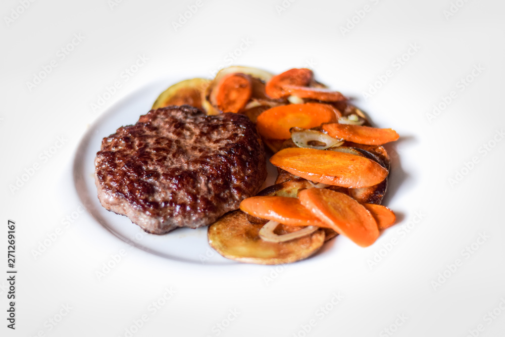 roasted beef burger with vegetables