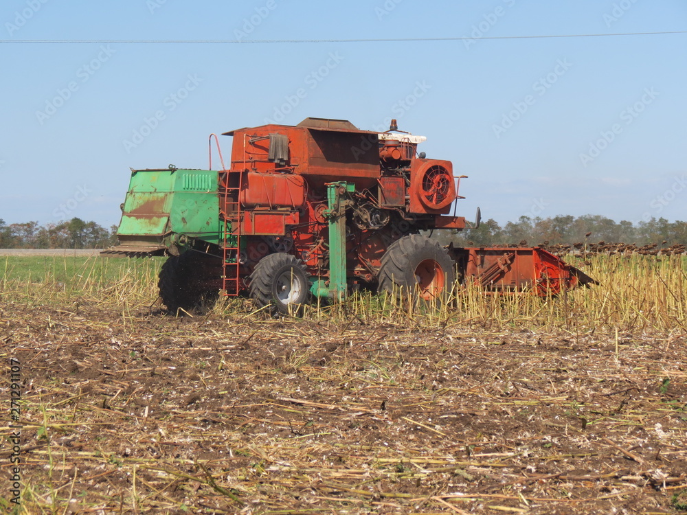 Fototapeta premium Red combine