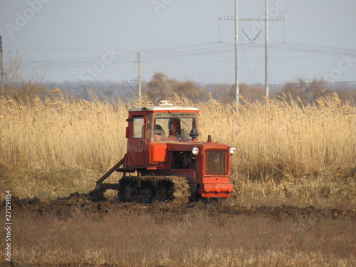Red tractor