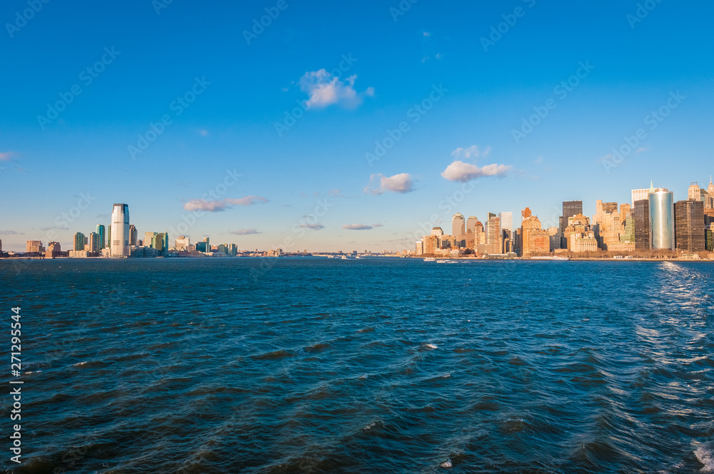 Fototapeta premium Jersey Shore as seen from Hudson River in New York, United States.