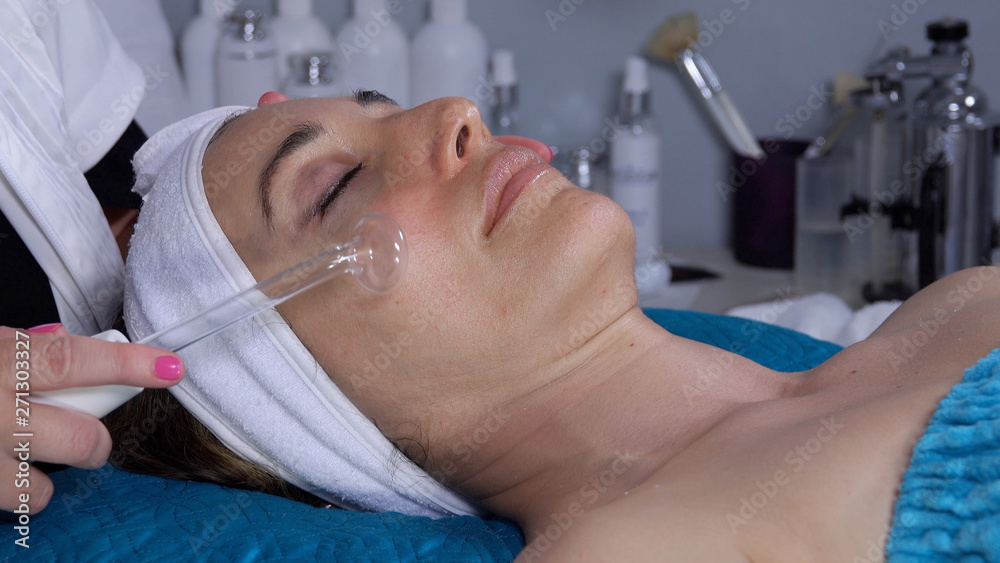 Fototapeta premium high frequency facial treatment 