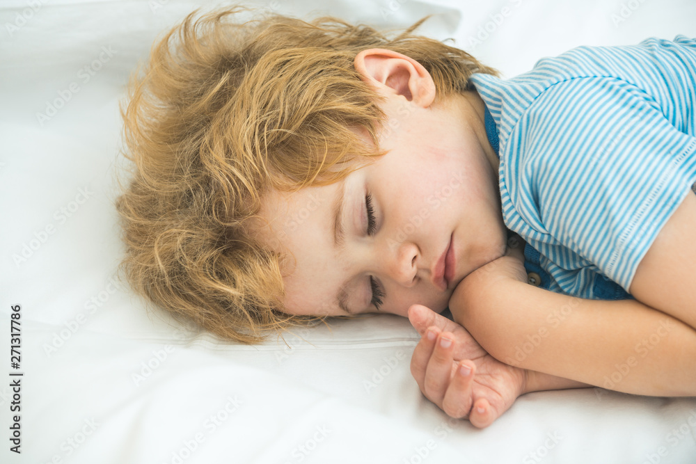The child is sleeping. Sweet Dreams. Comfortable bed. Dining dream. Quiet hour. The child is sleeping. Sweet Dreams. Comfortable bed. Dining dream. Quiet hour.