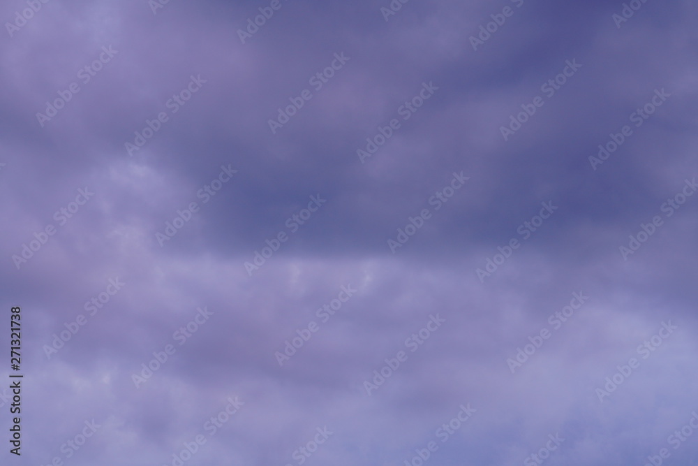 Wolken Himmel abends mit Magenta Wolken Himmel abends mit Magenta