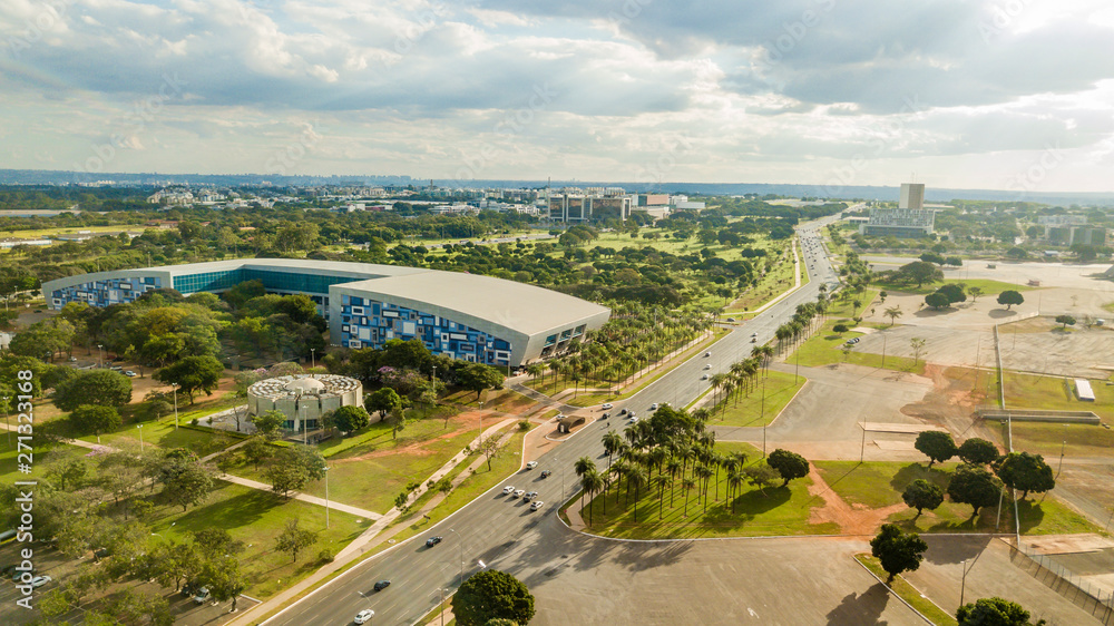Vista aérea de Brasília no Brasil feita com drone.