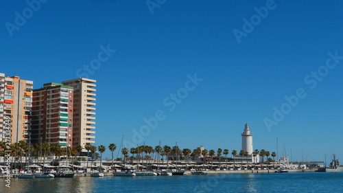 Faro de Málaga y Muelle uno 