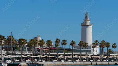 Faro de Málaga y Muelle uno 
