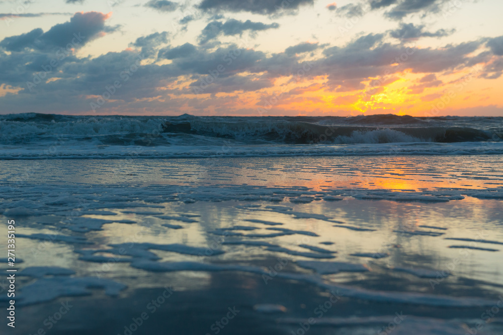 Obraz premium sunset over the sea