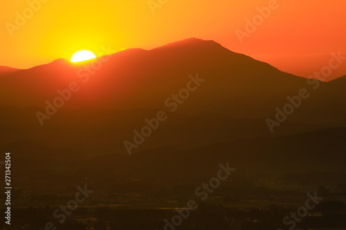 朝焼けの早池峰山