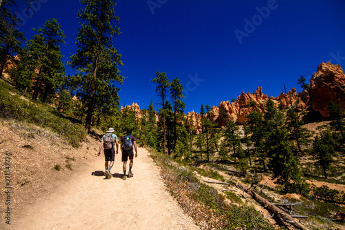 Hiking in Bryce Cannyon photo