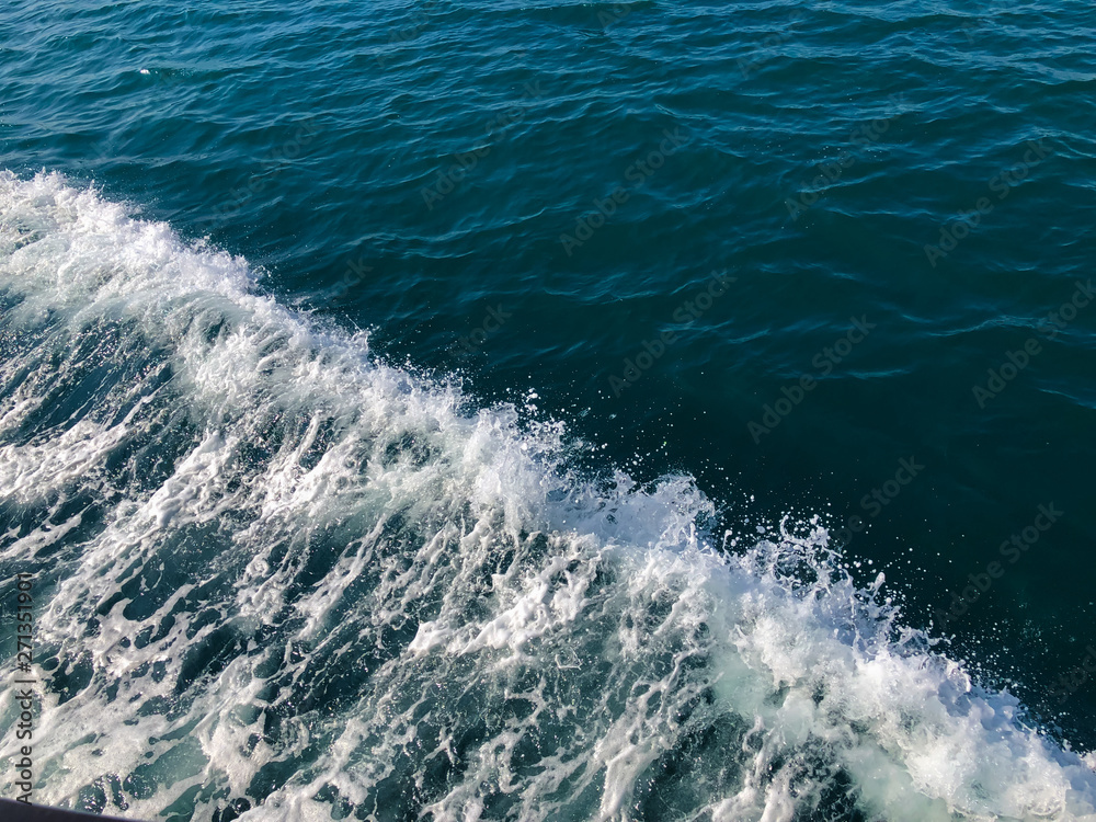 船が航海中の波と綺麗な海 Stock Photo Adobe Stock